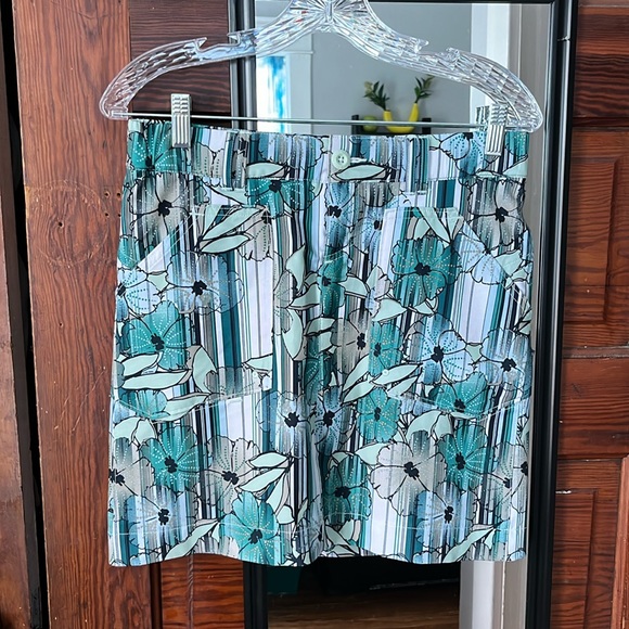 Eddie Bauer Active Fit Skort Skirt Green Floral Stripes Stretch Quick Dry Sz. XS - Picture 1 of 5